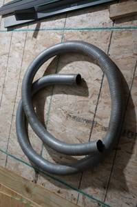 lot 424 image: Flexible Semi Exhaust Hose