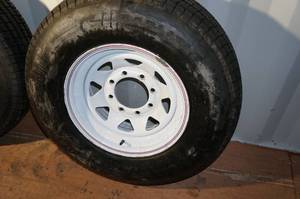 lot 452 image: Trailer Rim and Tire