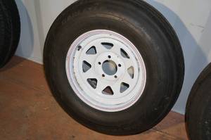 lot 456 image: Trailer Rim and Tire