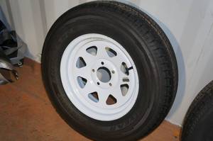 lot 458 image: Trailer Rim and Tire