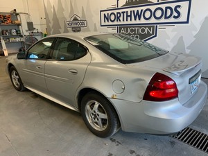 lot 9 image: 2004 Pontiac Grand Prix -No Reserve-