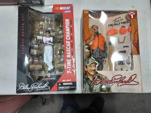 lot 20 image: 2-Dale Earnhardt Action Figures