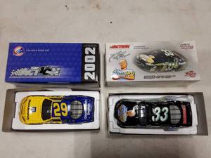 lot 38 image: 2-Kevin Harvick Action NASCAR Collectibles