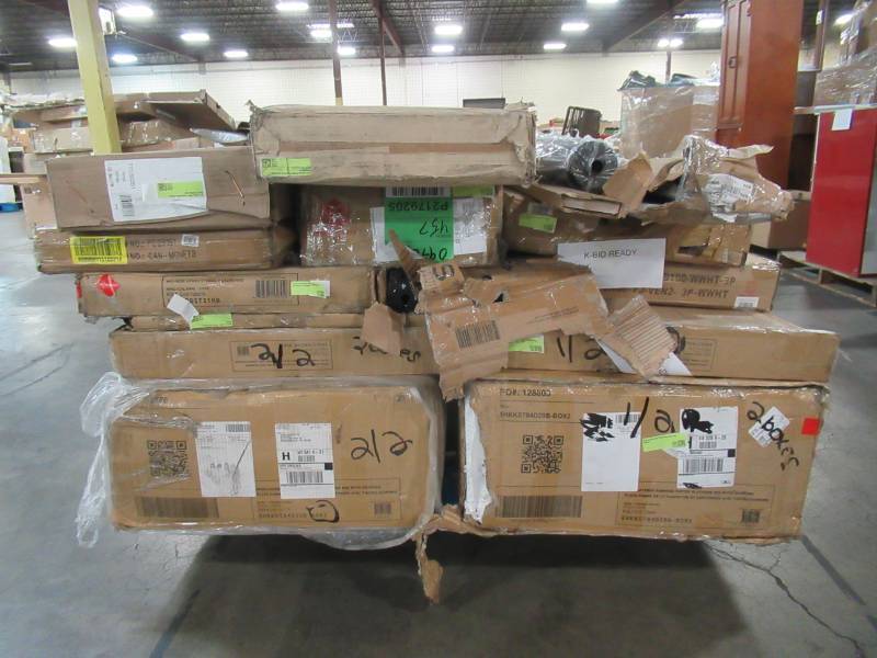lot 113 image: WHOLESALE MIXED PALLET OF BEDROOM HEADBOARDS AND PLATFORM FRAMES
