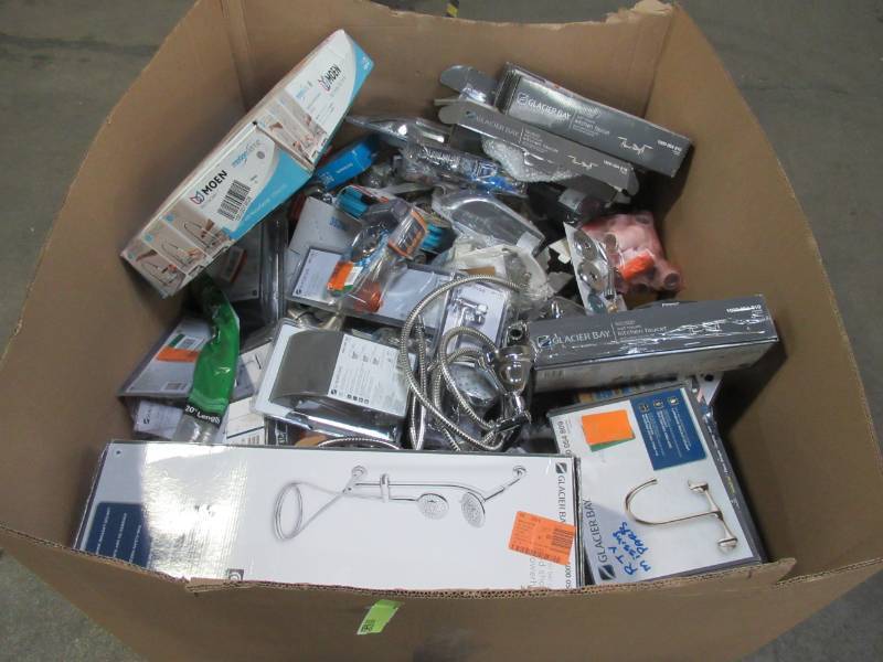 lot 200 image: WHOLESALE MIXED PALLET OF MISCELLANEOUS PLUMBING HARDWARE, FIXTURES, VALVES  AND MORE