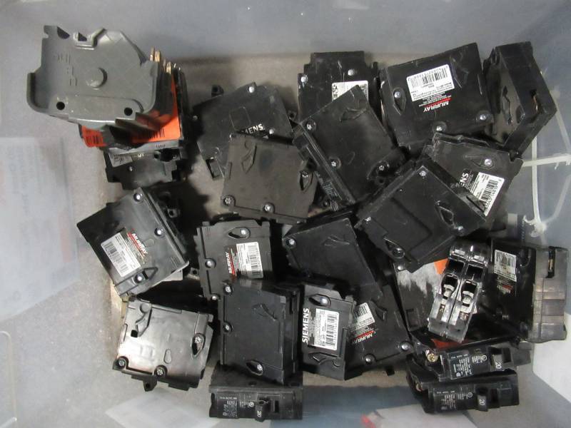 lot 828 image: WHOLESALE MIXED BIN OF MISCELLANEOUS BREAKERS