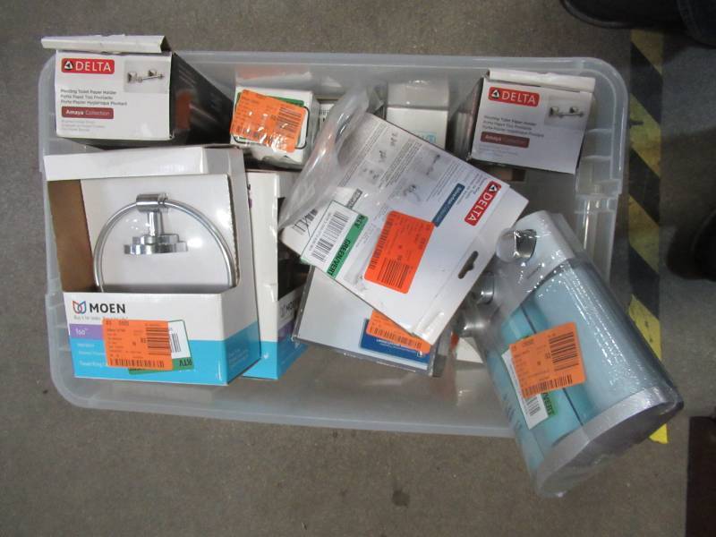 lot 842 image: WHOLESALE MIXED BIN OF MISCELLANEOUS BATHROOM ROWEL RINGS AND MORE