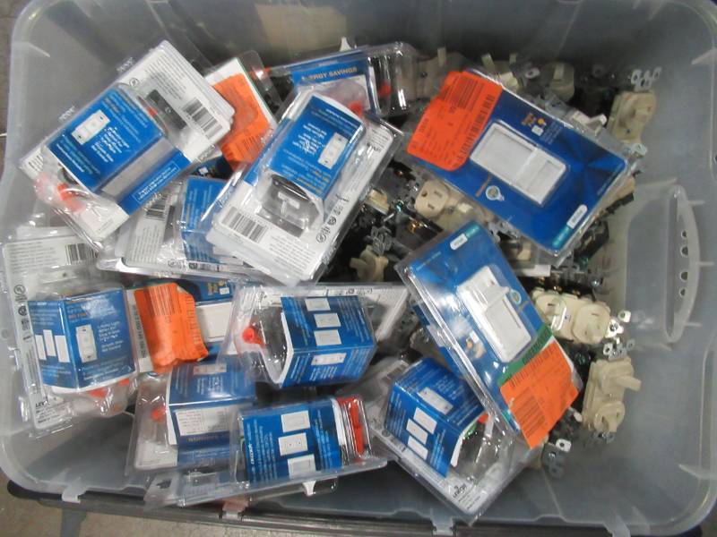 lot 893 image: WHOLESALE MIXED BIN OF MISCELLANEOUS DIMMER AND OTHER SWITCHES