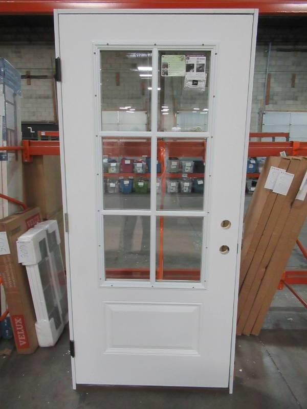 lot 607 image: MMI 36 in. x 80 in. Simulated Divided Lites Right-Hand 34-Lite Clear 1-Panel Primed Fiberglass Smooth Prehung Front Door - No Brickmold, Slight Crack in Jamb in Top Corner