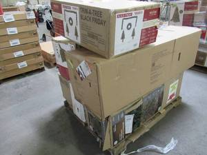 lot 137 image: WHOLESALE MIXED PALLET OF MISCELLANEOUS CHRISTMAS TREES AND HOLIDAY DECORATION