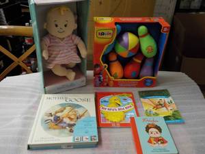 lot 52 image: Baby Stella, soft bowling game, Mot...