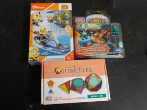 lot 64 image: Mega Construx, Mega Bloks, and Geom...