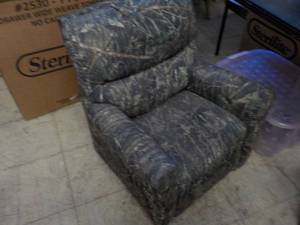 lot 109 image: Camouflage childs chair...