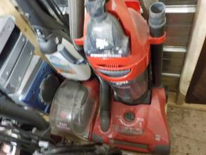 lot 123 image: 5 vacuum cleaners - all power on...