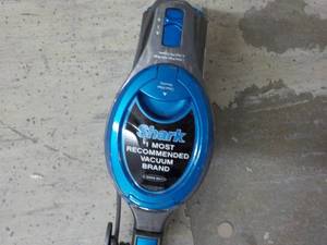 lot 131 image: Shark Vacuum Cleaner - powers on...