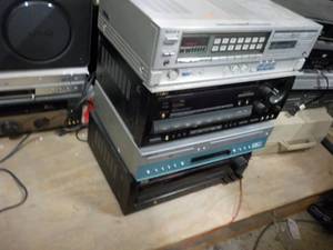 lot 139 image: Stack of electronics, see all pictu...