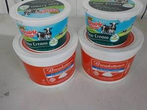 lot 270 image: 2 Breakstones 48 oz cottage cheese ...