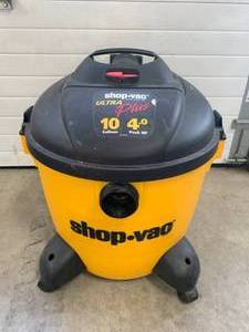 lot 17 image: Shop Vac WetDry 10 Gallon 4 hp Ultra Plus