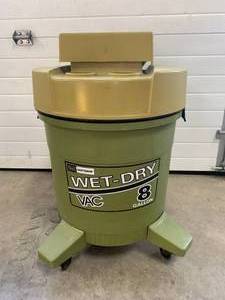 lot 18 image: Sears Craftsman WetDry 8 Gallon Vacuum
