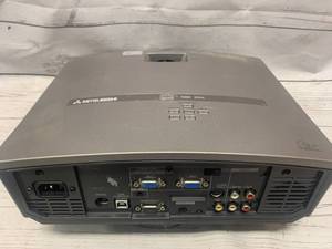 lot 40 image: Mitsubishi EX100u DLP Projector 1080