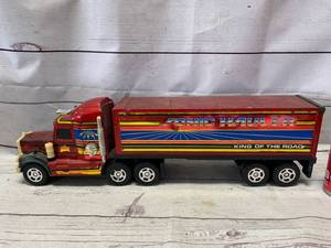 lot 52 image: Buddy L Sonic Hauler King of the Road Semi 21 Long