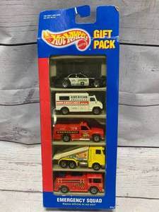 lot 66 image: 1994 Hot Wheels Gift Pack