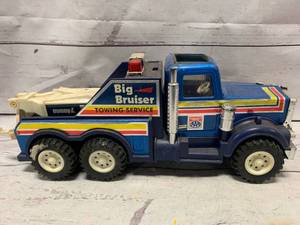 lot 70 image: 1980s Buddy L Big Bruiser Tow Truck