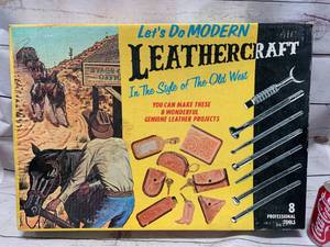 lot 106 image: Vintage Lets Do Modern Leathercraft