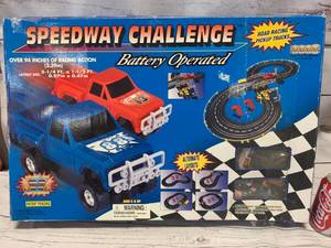 lot 107 image: Speedway Challenge Racetrack