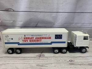 lot 113 image: Ertl Great American Toy Exhibit Semi Truck 19 Long