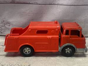 lot 118 image: 1960s Hubley Fire Truck