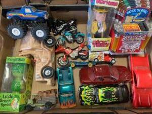 lot 119 image: Large Lot of Vintage Toys