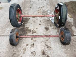 lot 2 image: Two sets of trailer axles