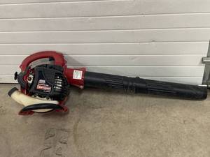 lot 2 image: Craftsman 200 MPH 25cc Gas Blower