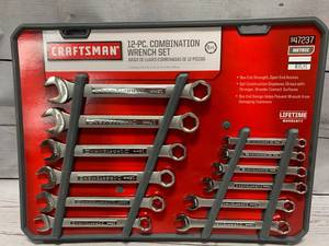 lot 31 image: New Craftsman 12 Piece Metric Combination Wrench Set