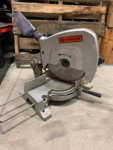 lot 35 image: Hitachi 15 Miter Saw C15FB