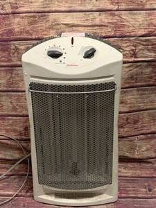 lot 36 image: Sunbeam 1500w Room Heater 22  Tall