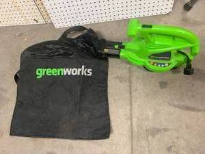 lot 45 image: Greenworks Blower  Electric Mulcher with Bag