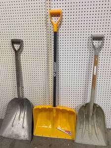 lot 46 image: Lot of 3 Shovels