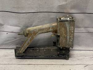 lot 56 image: Duo Fast FN-748 Air Nailer