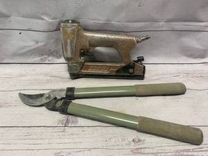 lot 57 image: Duo Fast Air Nailer & Lopper