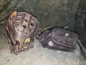lot 27 image: Wilson & Mizuno Catchers Mitts