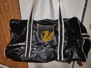 lot 125 image: Large Bauer Hockey Equipment Bag