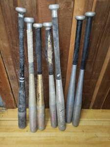 lot 128 image: 7 Vintage Aluminum Little League Baseball Bats