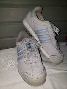 lot 182 image: Gray & Blue Adidas Samoa Shoes Sz 9