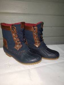 lot 212 image: Tommy Hilfiger Waterproof Navy Boots Sz 6