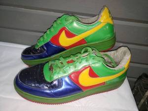 lot 185 image: Mens Nike Air Low Tops, Bright Colors  Sz 12
