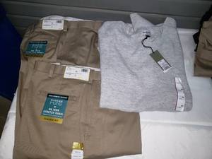 lot 97 image: 2 Pair of Haggar No Iron Stretch Khaki Classic Fit Pants 44 x 30, New