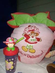 lot 77 image: Strawberry Shortcake House, Dolls & More