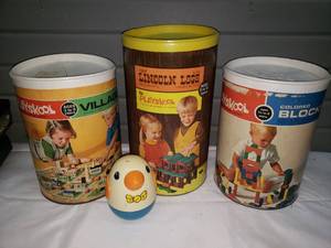 lot 117 image: Vintage Playskool Building Toys